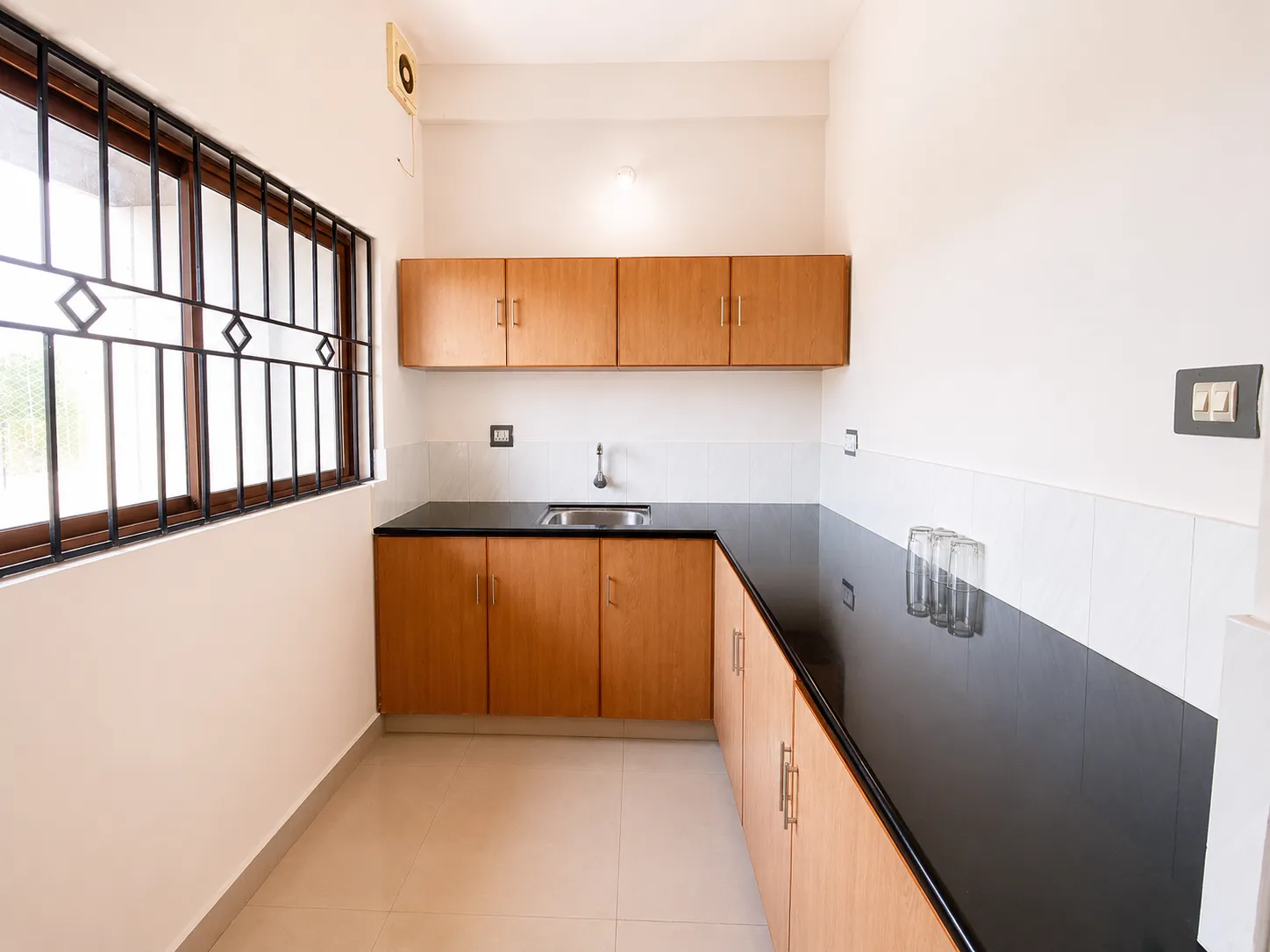 Standard Single Room (306A) - Interior View #1