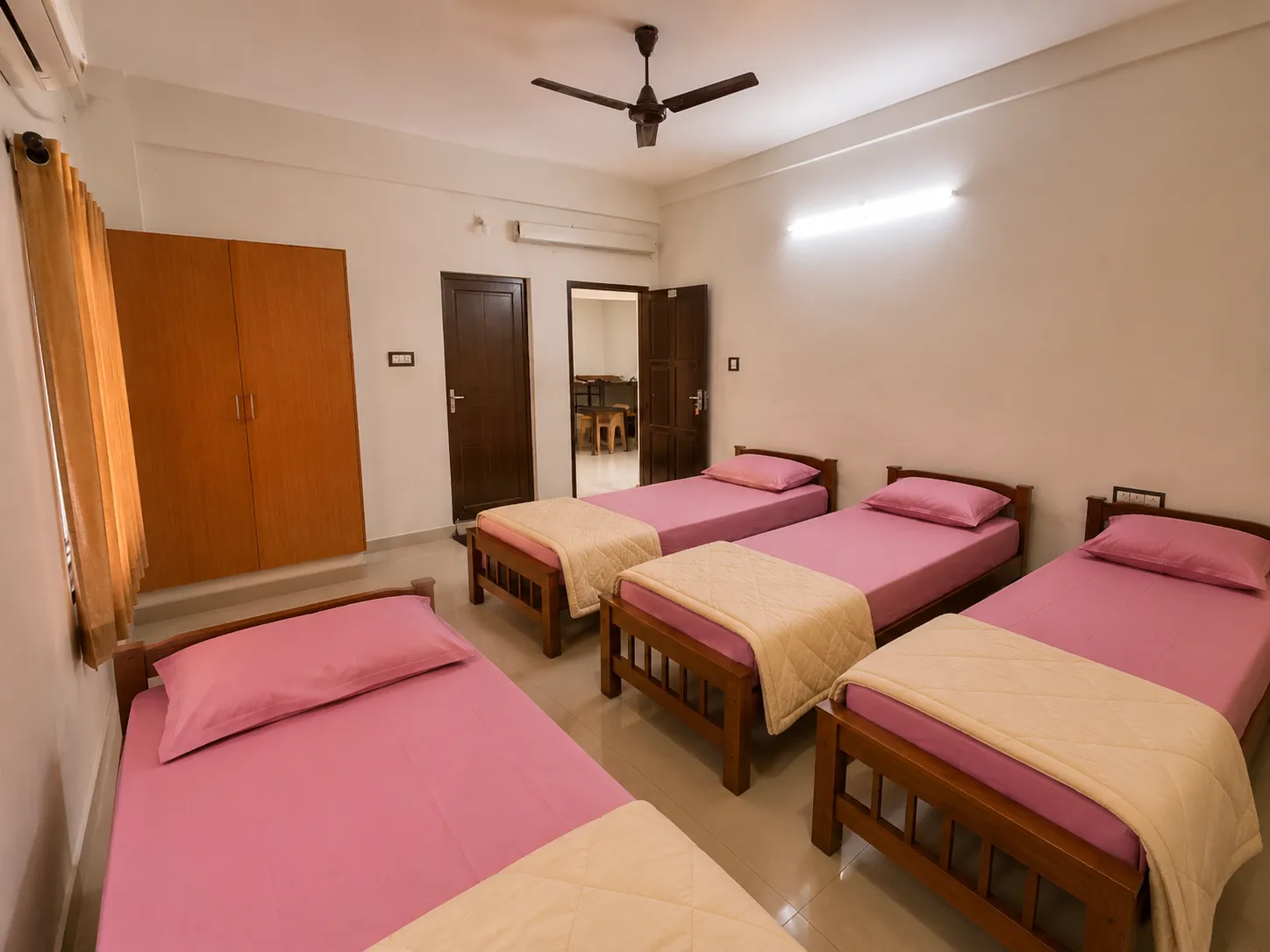 5 Bed Single Room AC - Interior View #1